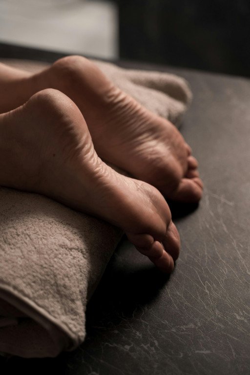 The Ultimate Guide to Asian Foot Massage: Techniques, Benefits, and Tips for the Perfect Relaxation Experience